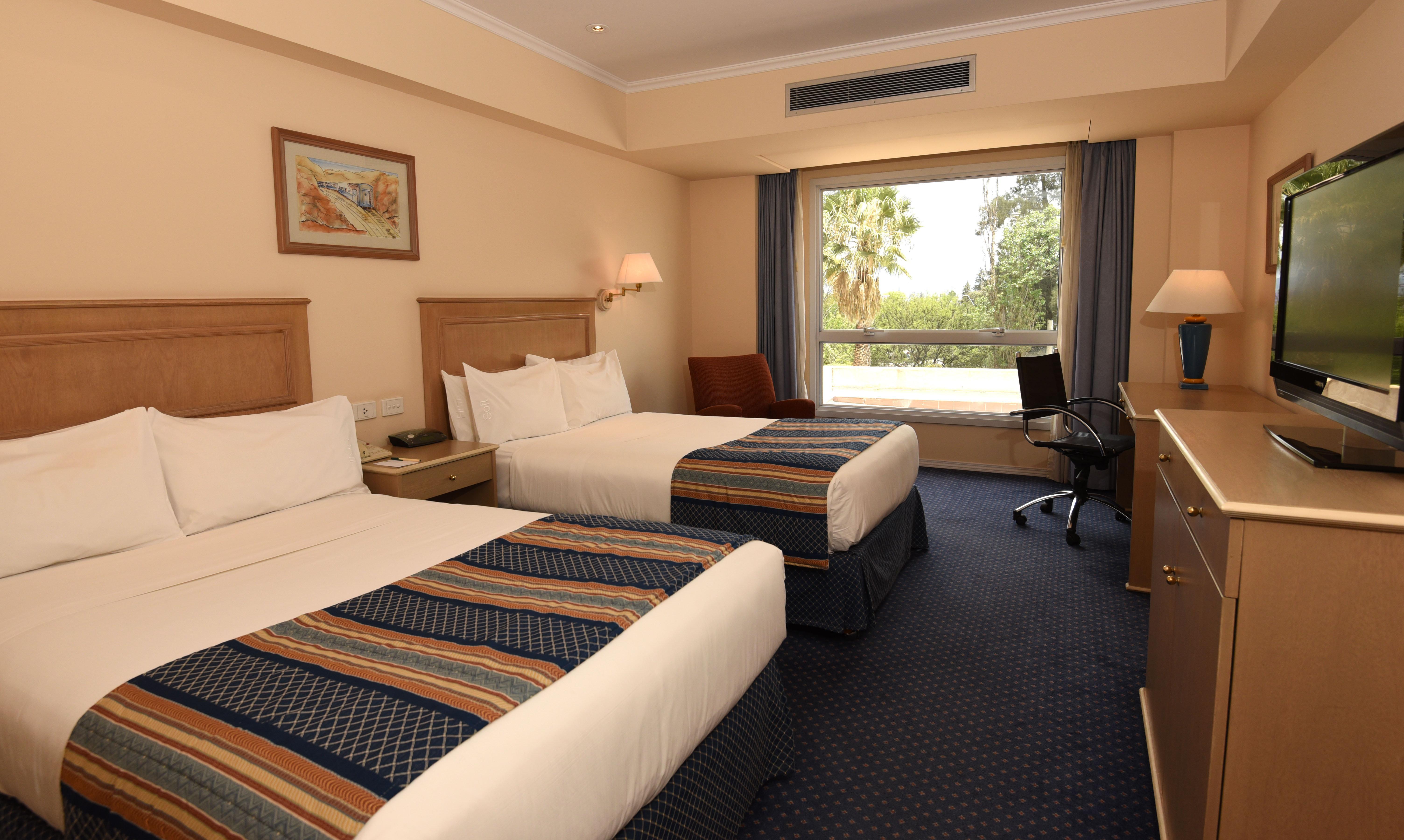 By Ihg